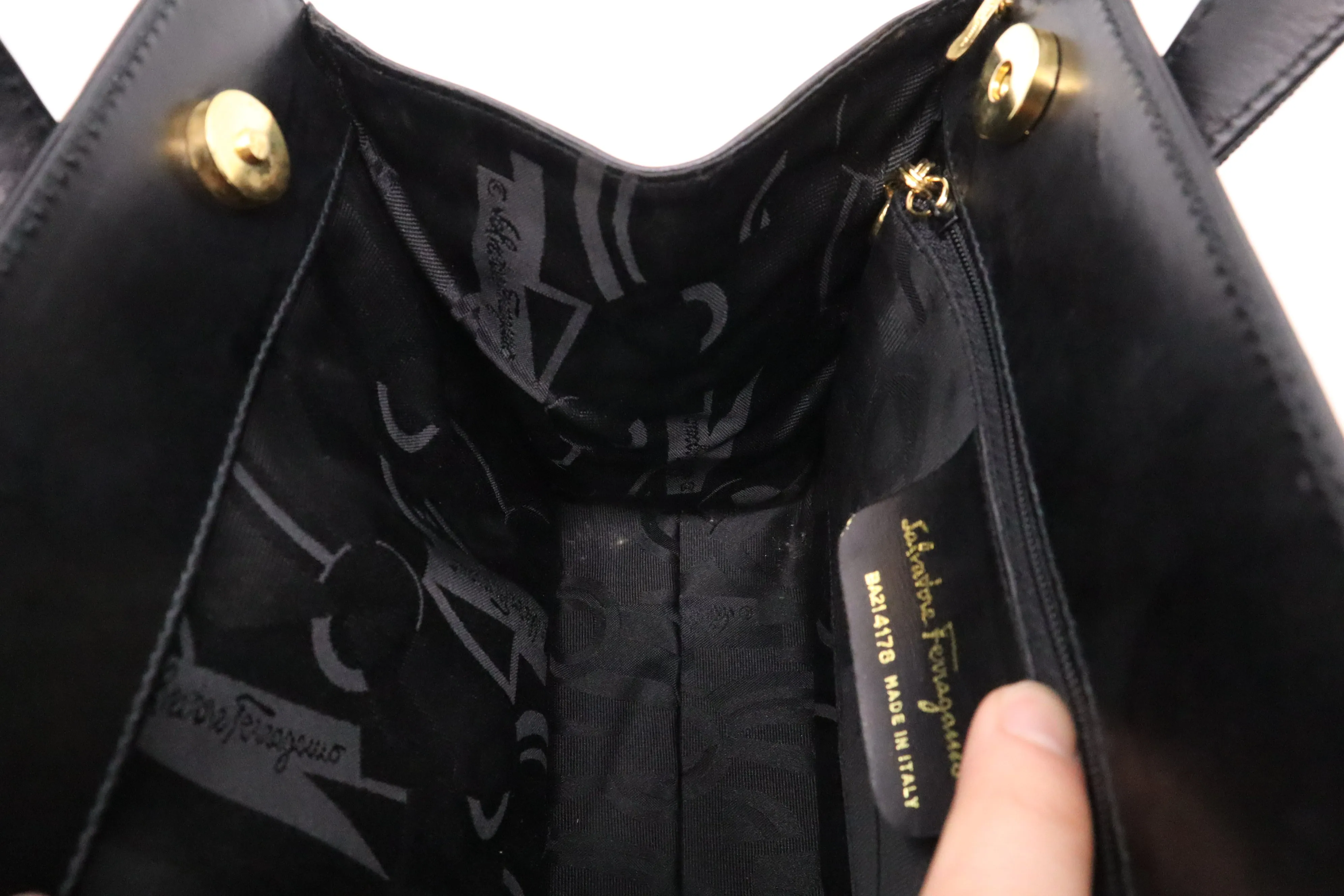 Ferragamo Handbag in Black Leather