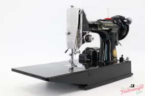 Singer Featherweight 221 Sewing Machine, AM172***