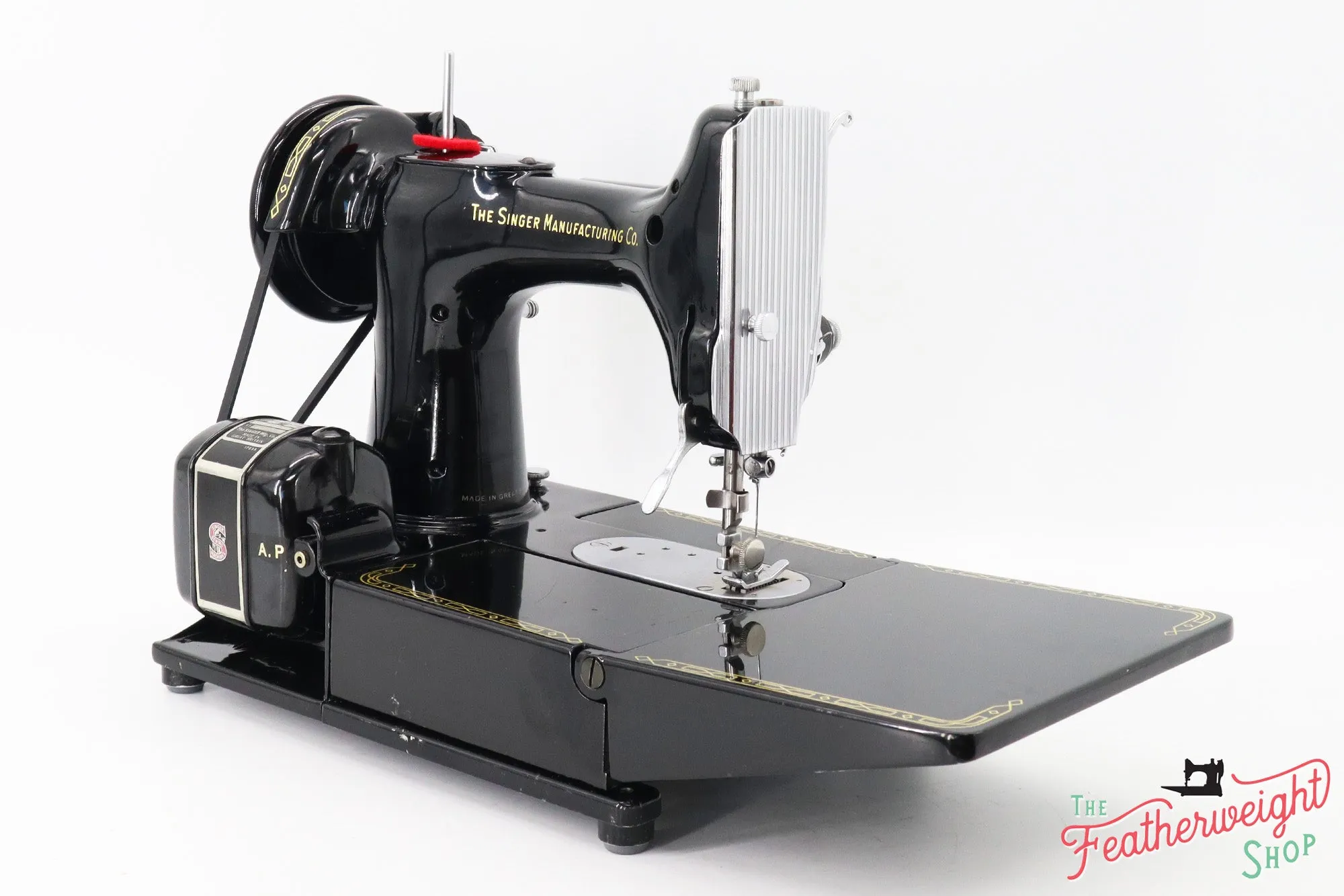 Singer Featherweight 222K Sewing Machine, RED "S" ER02235*