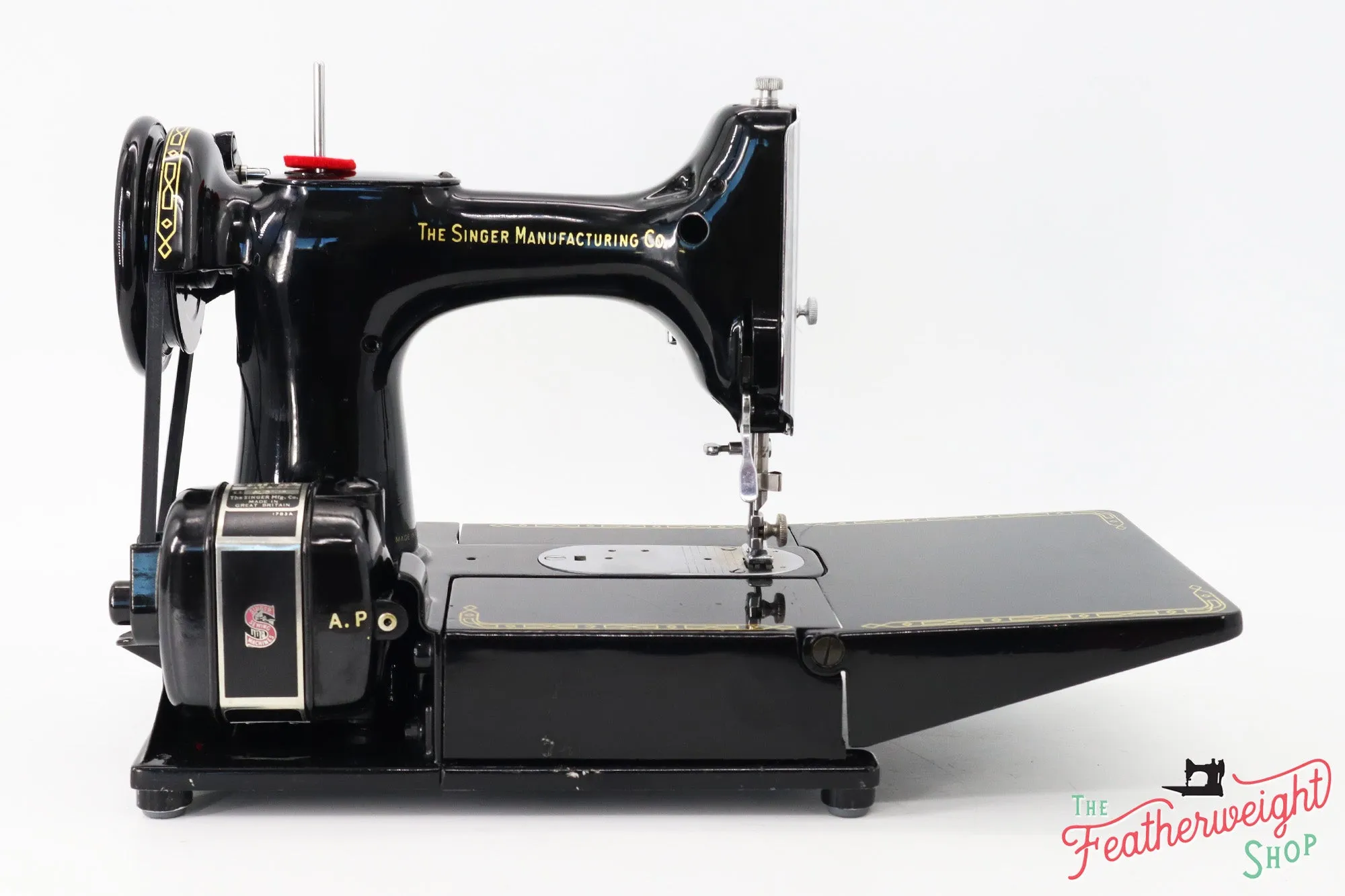 Singer Featherweight 222K Sewing Machine, RED "S" ER02235*