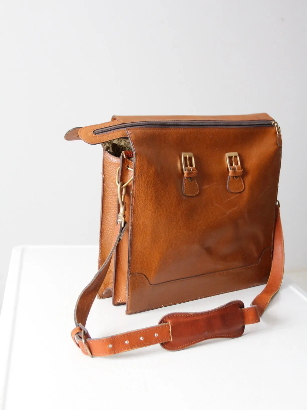 vintage 70s leather messenger bag