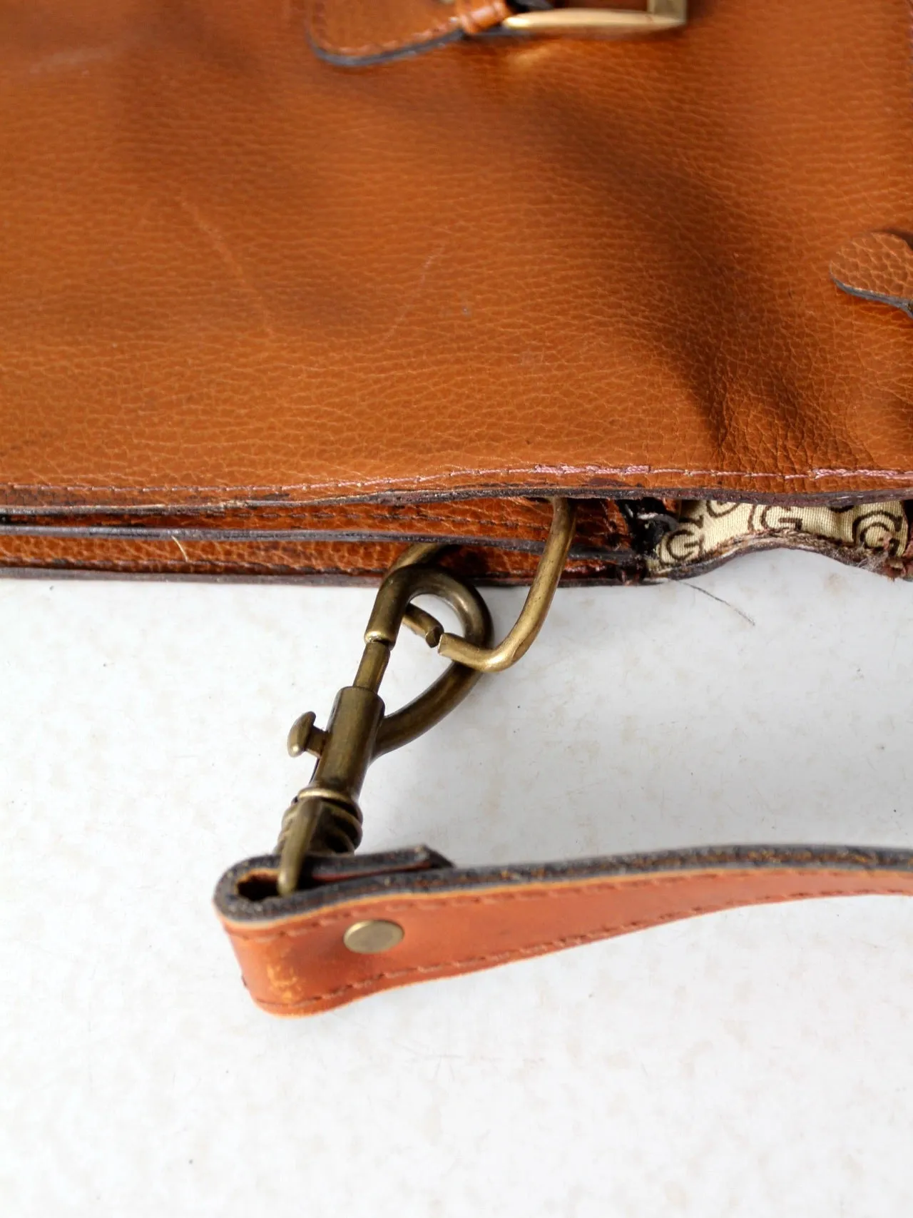 vintage 70s leather messenger bag